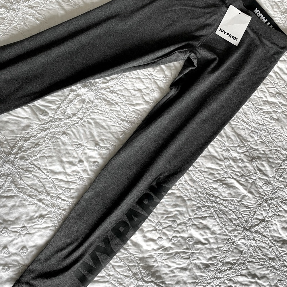 Ivy Park Original. Gray & Black leggings. NWT Size L